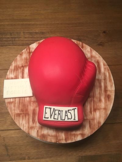 Cakes by Cullen Everlast Boxing Glove Cake